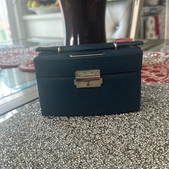 No Hoku, Hawaii is finest jewelry case - Picture 1 of 11